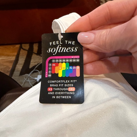 Bali White Comfort Bra. Cool Comfort Fabric. NWT - Picture 5 of 8